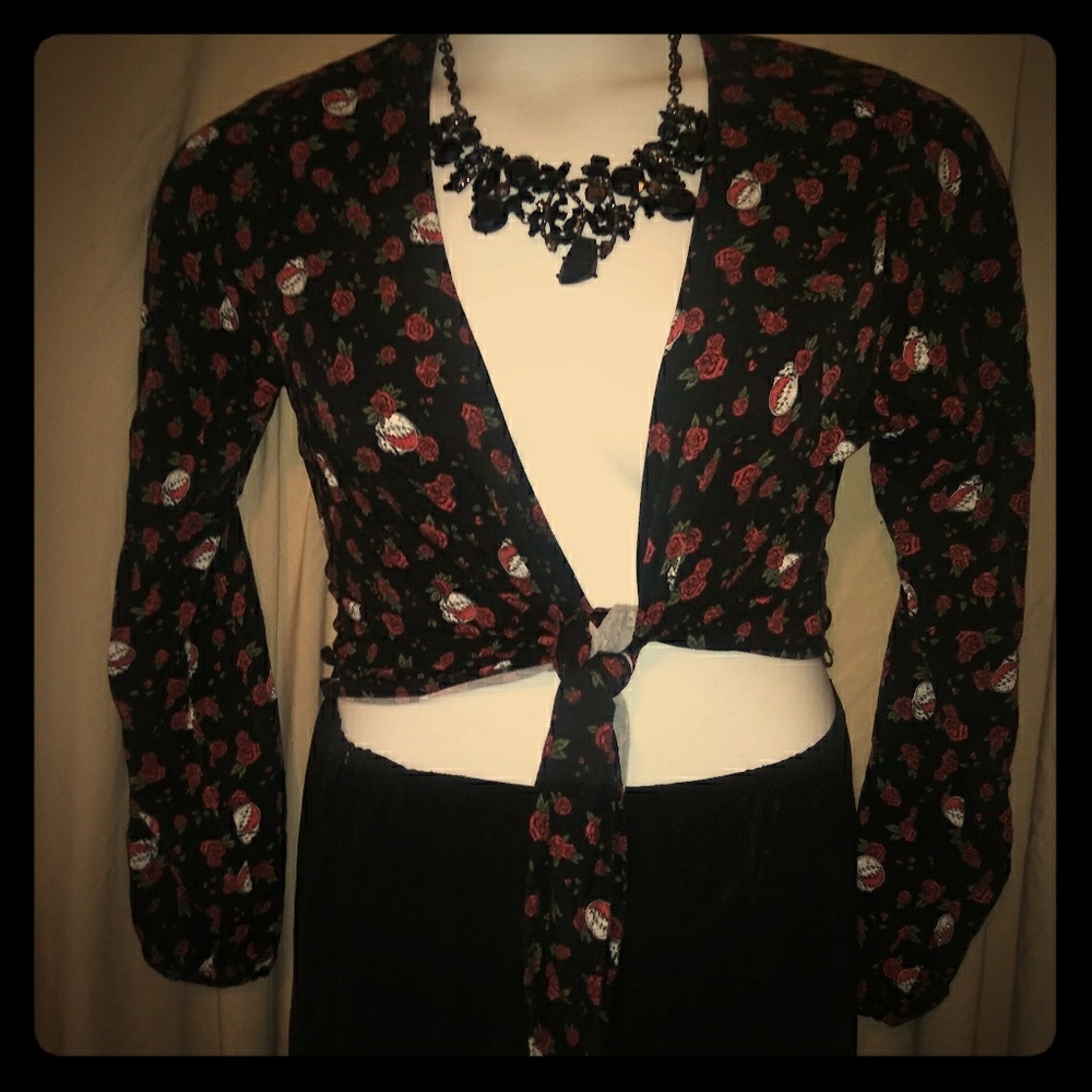 Grateful Dead Wrap Around shirt (necklace sold sep